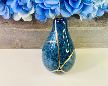 Kintsugi Gifts, Blue Bud Vase, Kintsugi Pottery, Japanese Decor, Minimalist, Home Decor, Graduation, Kintsugi Reactive Blue Bud Vase